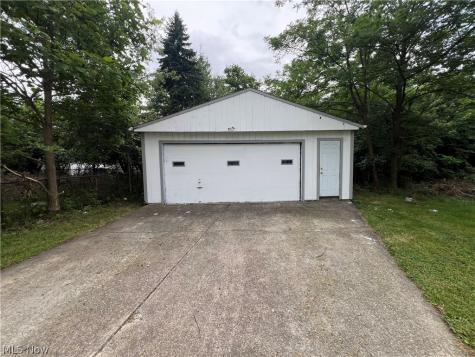 11312 Dove Avenue Cleveland OH 44105