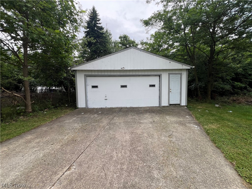 11312 Dove Avenue Cleveland OH 44105