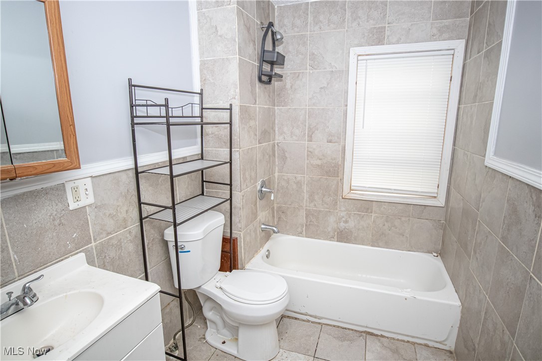 13605 Garden Road East Cleveland OH 44112