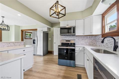 324 E Line Street Minerva OH 44657
