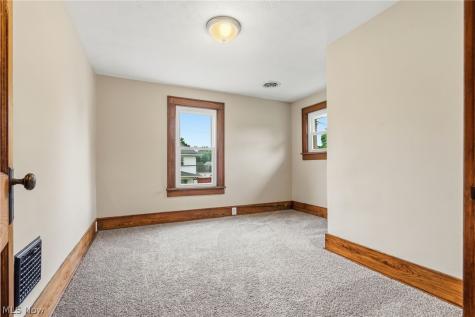 324 E Line Street Minerva OH 44657