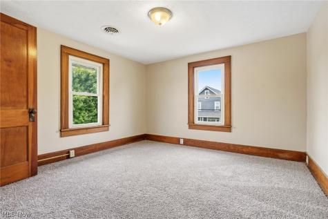 324 E Line Street Minerva OH 44657
