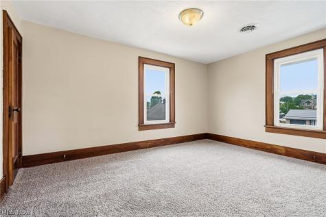 324 E Line Street Minerva OH 44657