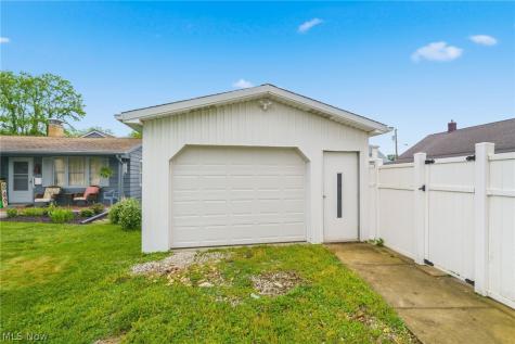 324 E Line Street Minerva OH 44657