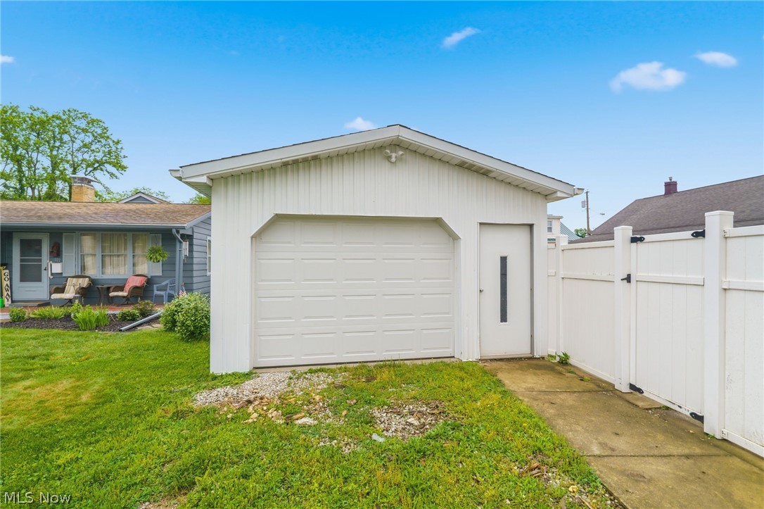 324 E Line Street Minerva OH 44657