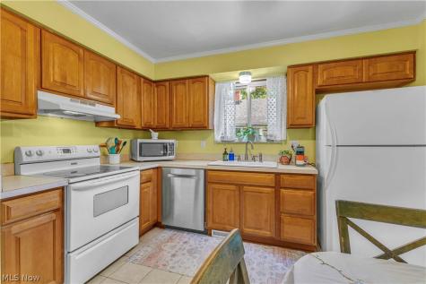 5290 Wellesley Avenue North Olmsted OH 44070