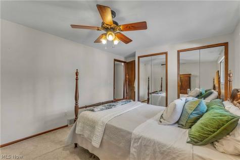 5290 Wellesley Avenue North Olmsted OH 44070