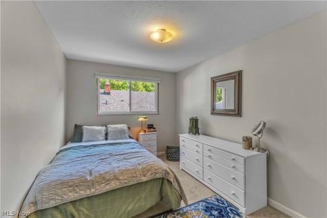 5290 Wellesley Avenue North Olmsted OH 44070