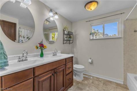 5290 Wellesley Avenue North Olmsted OH 44070