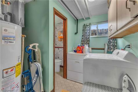 5290 Wellesley Avenue North Olmsted OH 44070