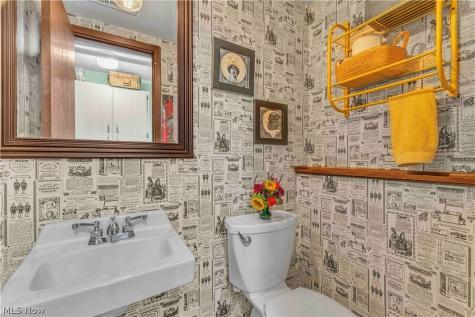 5290 Wellesley Avenue North Olmsted OH 44070