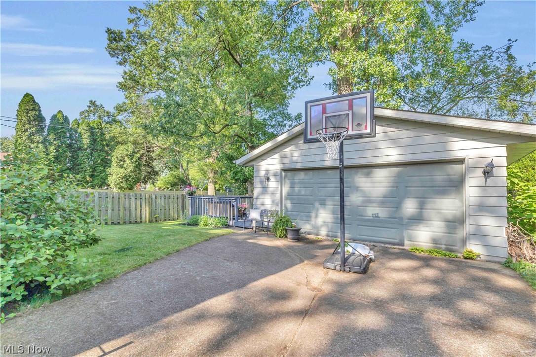 5290 Wellesley Avenue North Olmsted OH 44070
