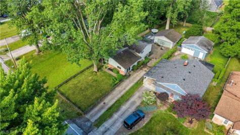 5290 Wellesley Avenue North Olmsted OH 44070