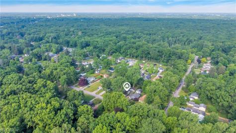 5290 Wellesley Avenue North Olmsted OH 44070