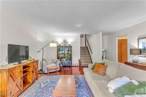 5290 Wellesley Avenue North Olmsted OH 44070