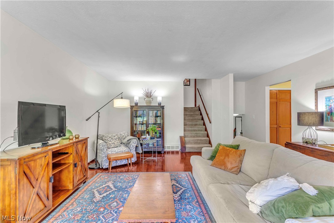 5290 Wellesley Avenue North Olmsted OH 44070