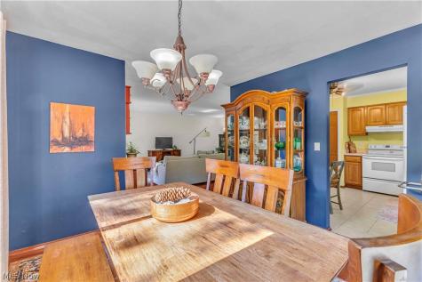 5290 Wellesley Avenue North Olmsted OH 44070