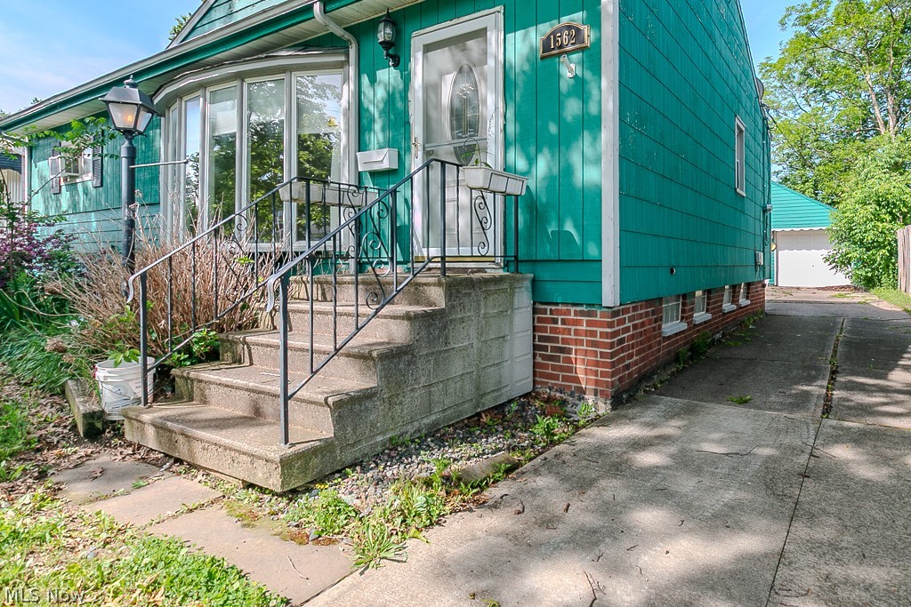 1562 Empire Road Wickliffe OH 44092