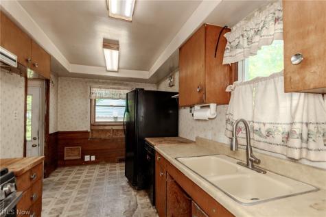 1562 Empire Road Wickliffe OH 44092