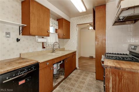 1562 Empire Road Wickliffe OH 44092