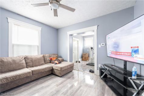 354 Clarendon Avenue NW Canton OH 44708