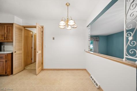 6161 Winchester Drive Seven Hills OH 44131