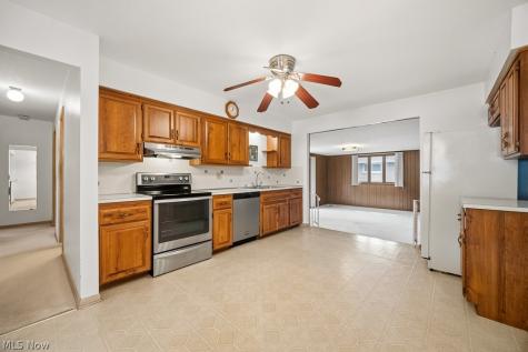 6161 Winchester Drive Seven Hills OH 44131