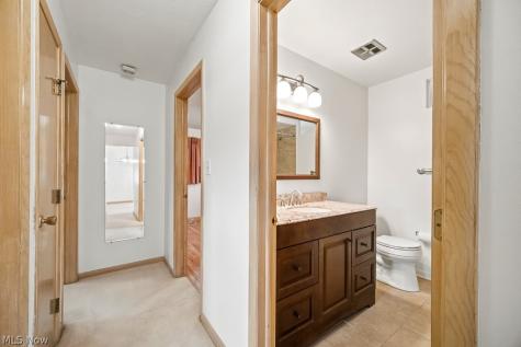 6161 Winchester Drive Seven Hills OH 44131