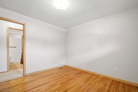 6161 Winchester Drive Seven Hills OH 44131