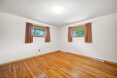 6161 Winchester Drive Seven Hills OH 44131