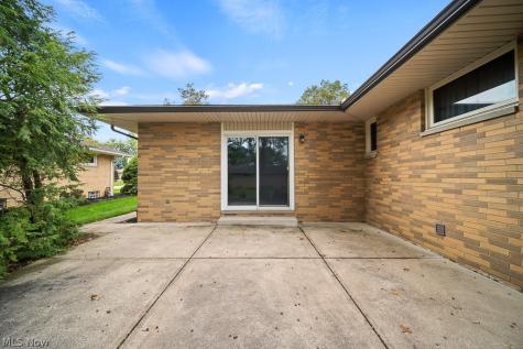 6161 Winchester Drive Seven Hills OH 44131