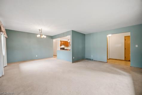 6161 Winchester Drive Seven Hills OH 44131