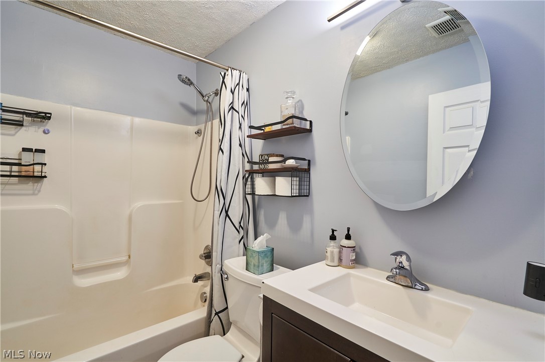 6586 Red Brush Road Ravenna OH 44266