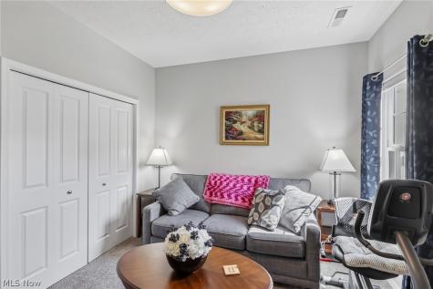 112 Acorn Lane Elyria OH 44035