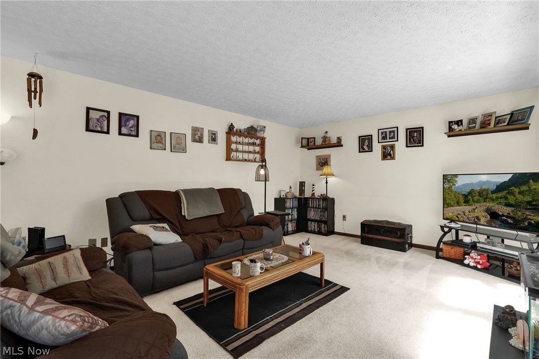 527 Warwick Lane Pickerington OH 43147