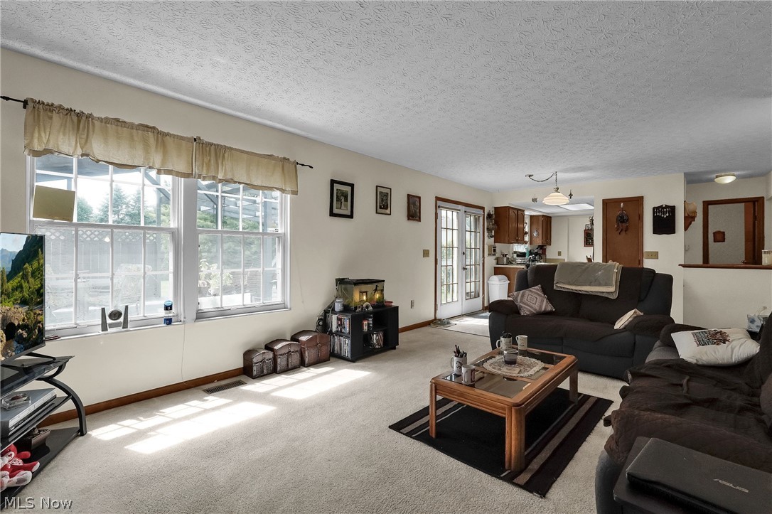 527 Warwick Lane Pickerington OH 43147