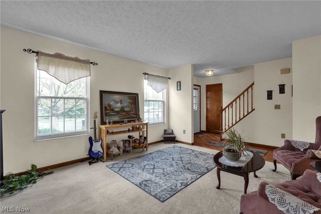 527 Warwick Lane Pickerington OH 43147