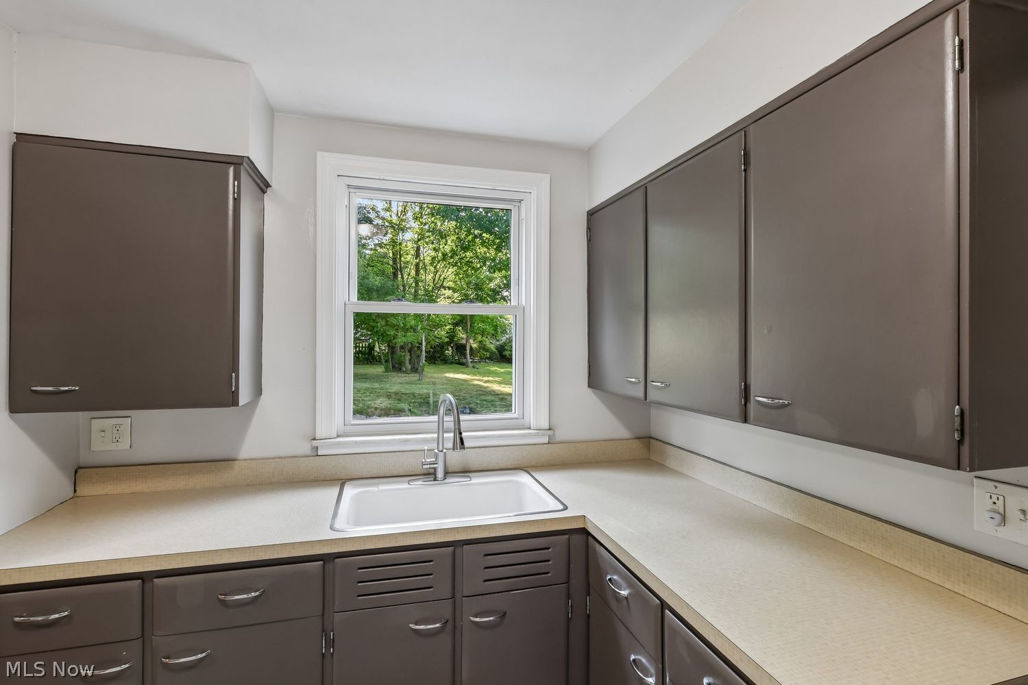 1669 Overbrook Road Lyndhurst OH 44124