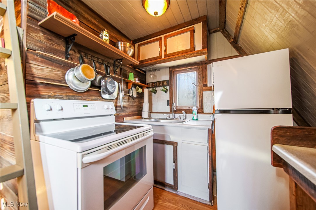 6257 Caddy Road SW Bowerston OH 44695