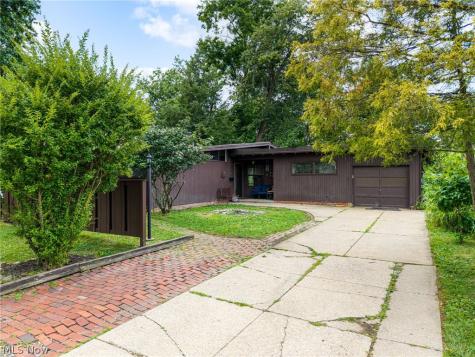 6390 Nelwood Road Parma OH 44130