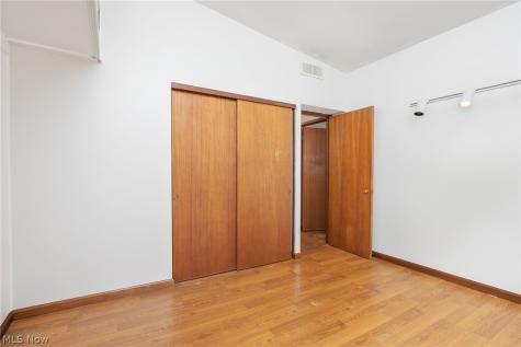 6390 Nelwood Road Parma OH 44130