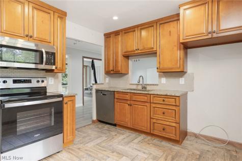 6390 Nelwood Road Parma OH 44130