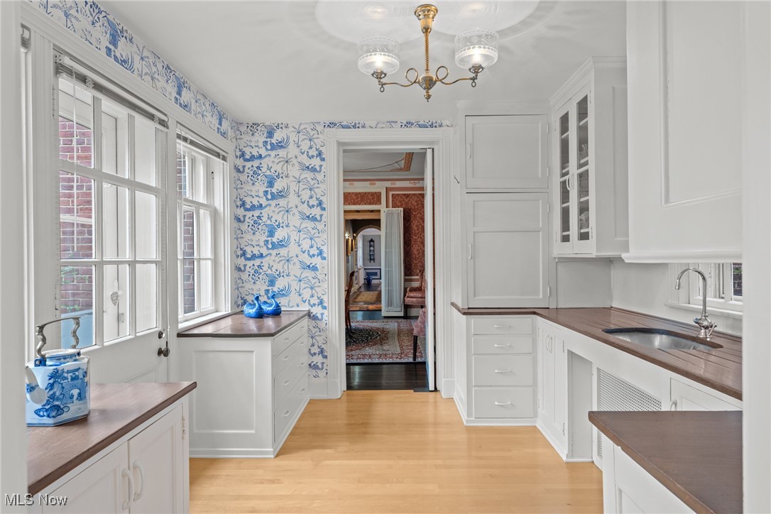 19200 S Woodland Road Shaker Heights OH 44122