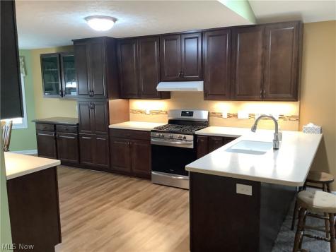 1123 Hunting Hollow Grafton OH 44044