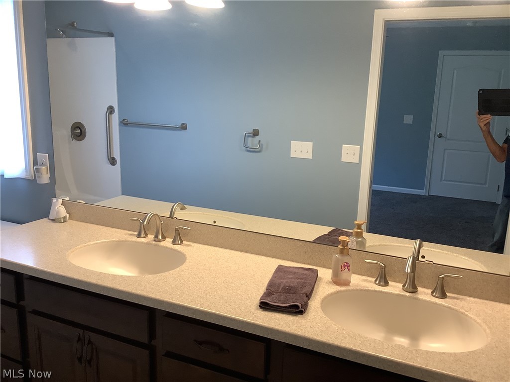 1123 Hunting Hollow Grafton OH 44044