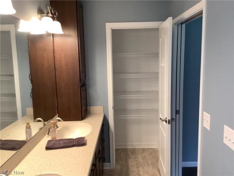 1123 Hunting Hollow Grafton OH 44044