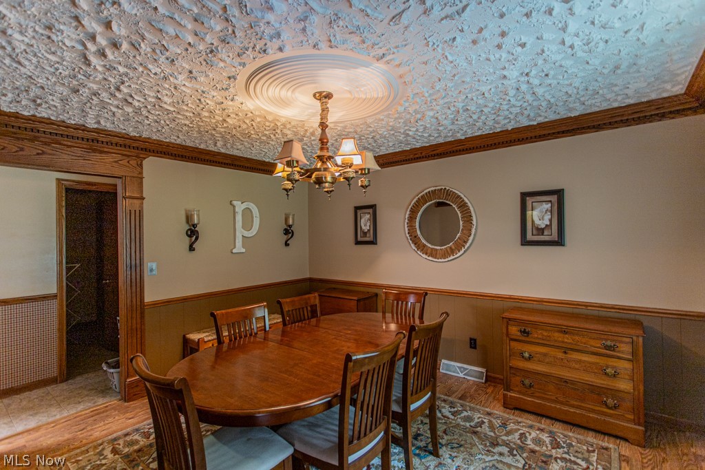 220 Fox Run Cortland OH 44410