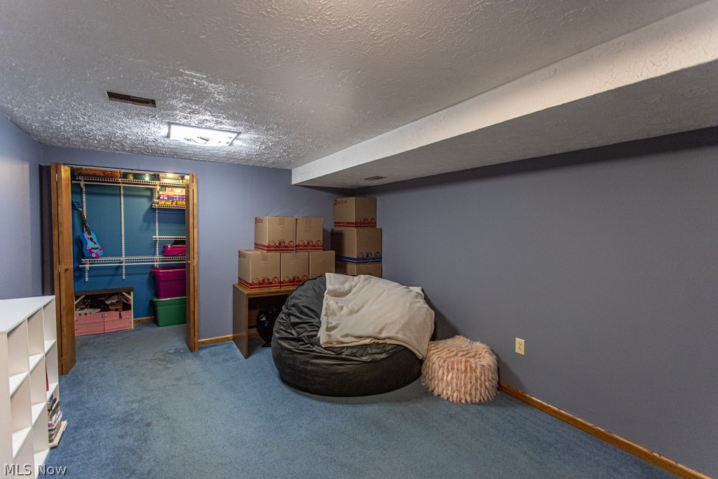 220 Fox Run Cortland OH 44410