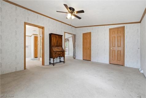 445 Pin Oak Circle Elyria OH 44035