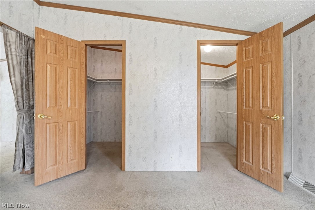 445 Pin Oak Circle Elyria OH 44035